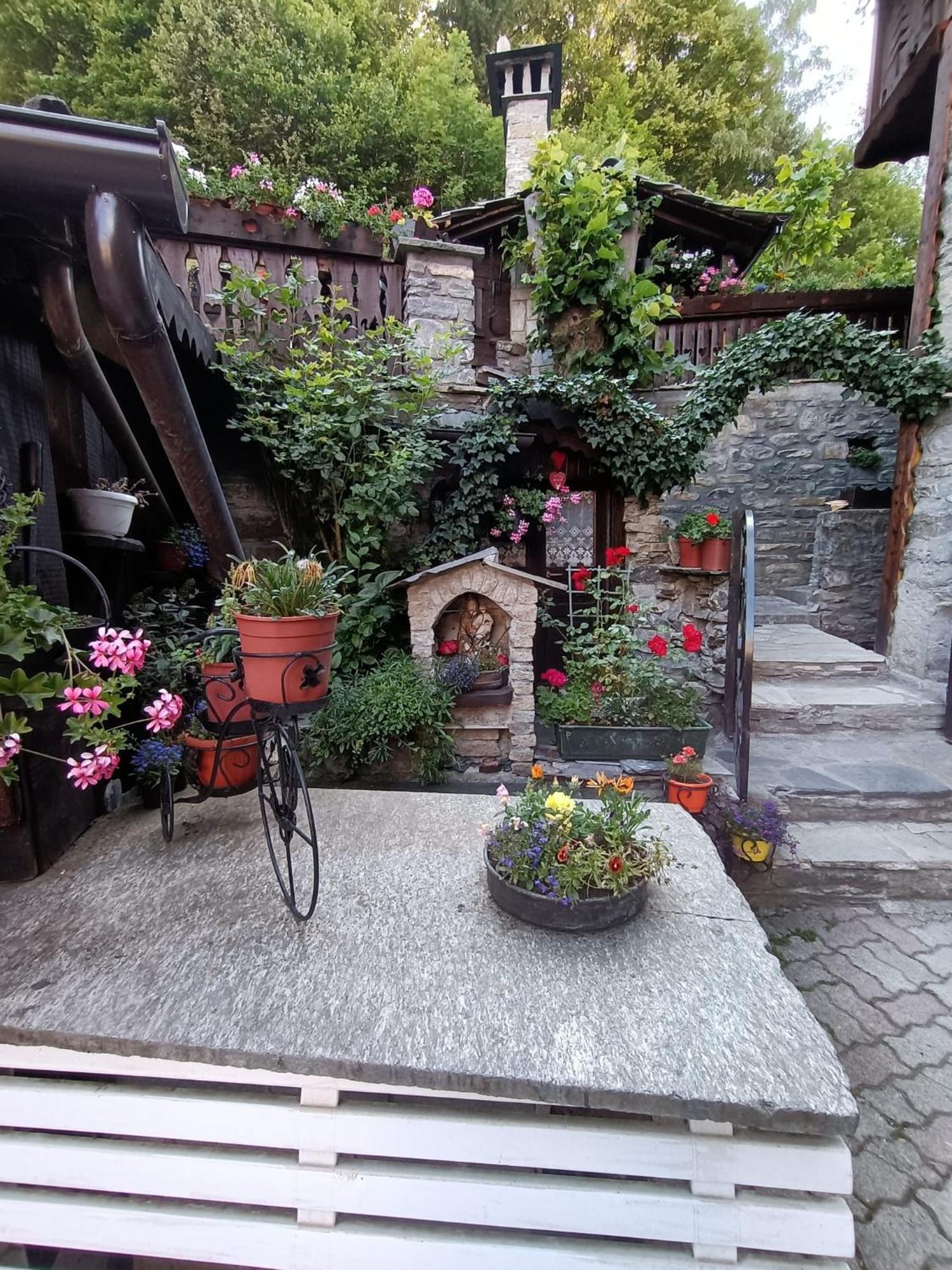 Le Grenier De Olga E Mario Apartamento Pré-Saint-Didier Exterior foto