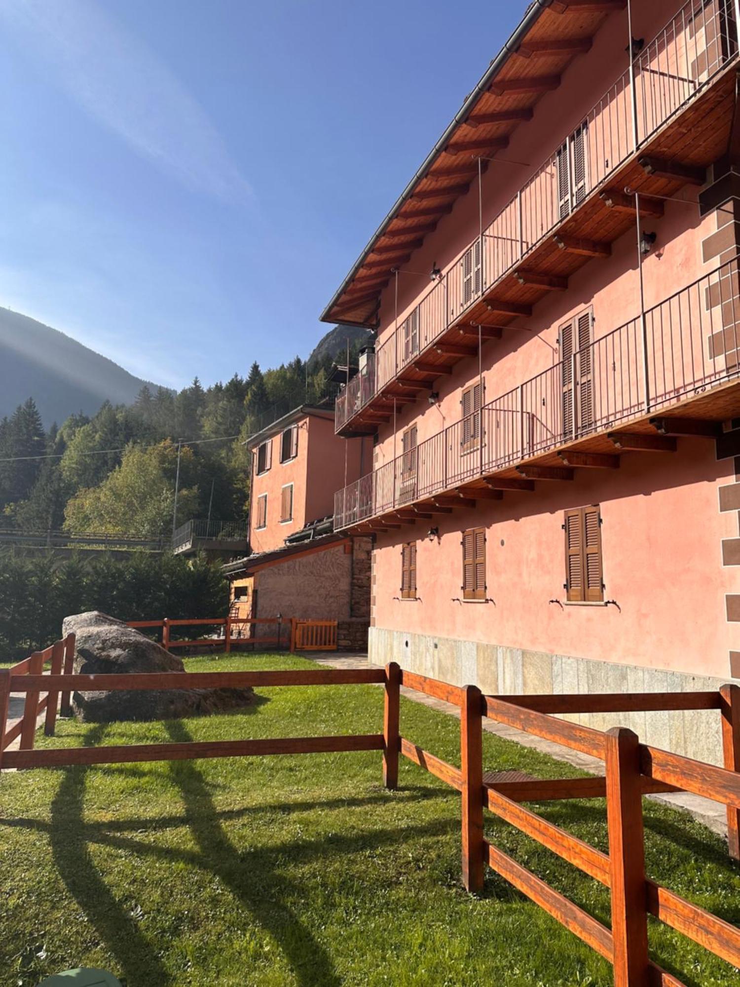 Le Grenier De Olga E Mario Apartamento Pré-Saint-Didier Exterior foto