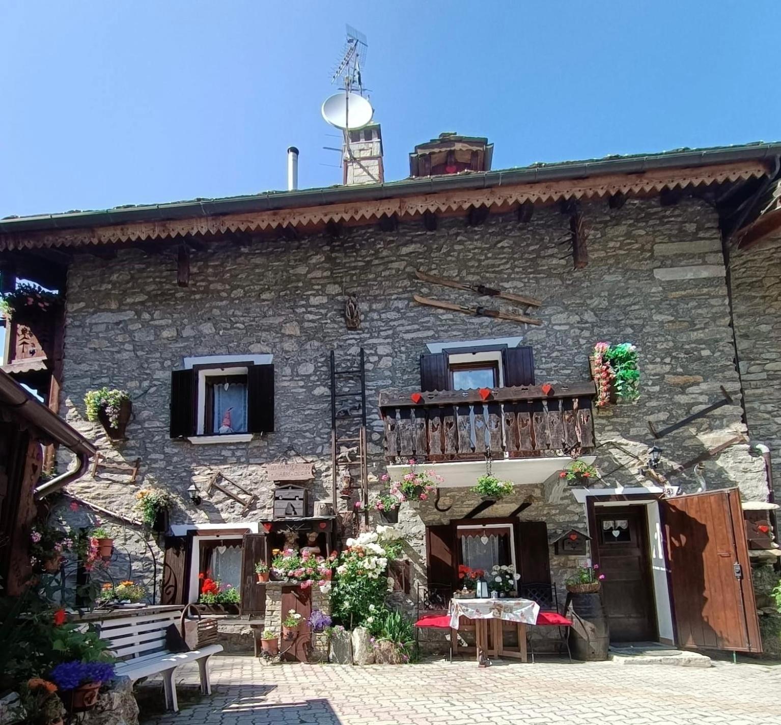 Le Grenier De Olga E Mario Apartamento Pré-Saint-Didier Exterior foto